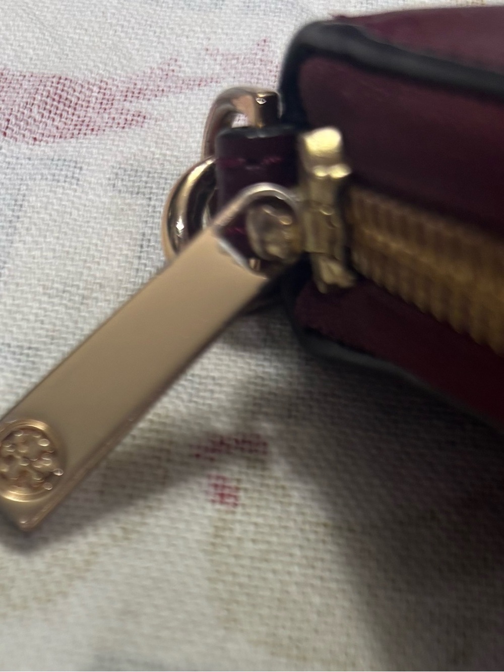 Tory Burch Burgandy Leather Continental Wallet with Gold Logo - Picture 4 of 7
